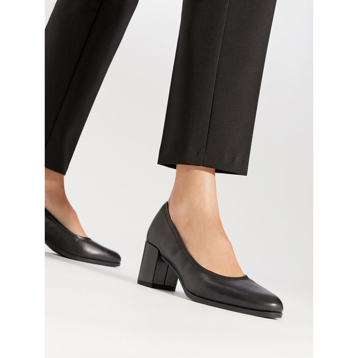 Clarks Обувки на ток Freva 55 Court 261709644 Черен