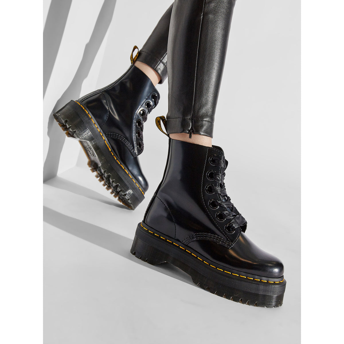 Dr. Martens Кубинки Molly 24861001 Черен