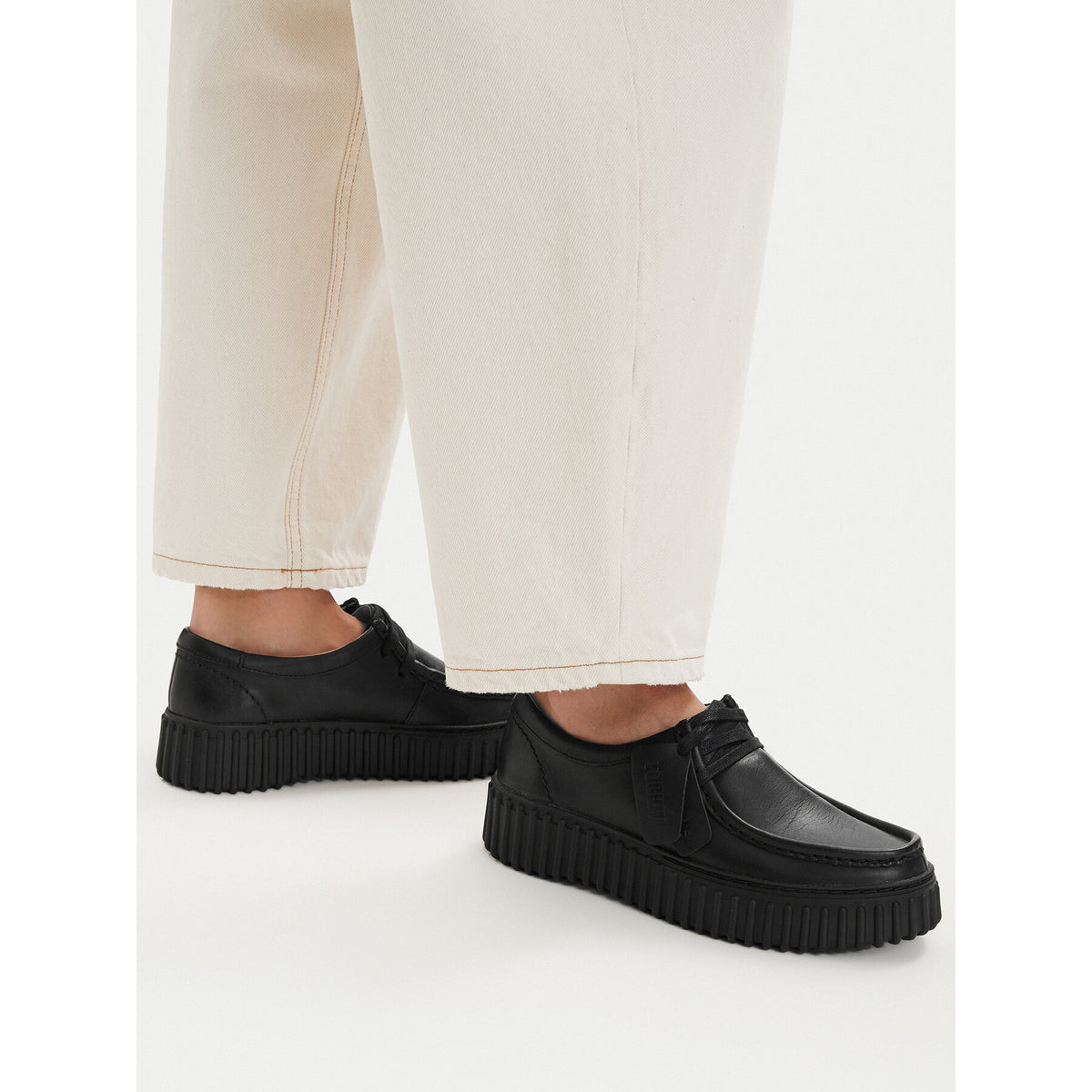 Clarks Обувки Torhill Bee 26186665 Черен