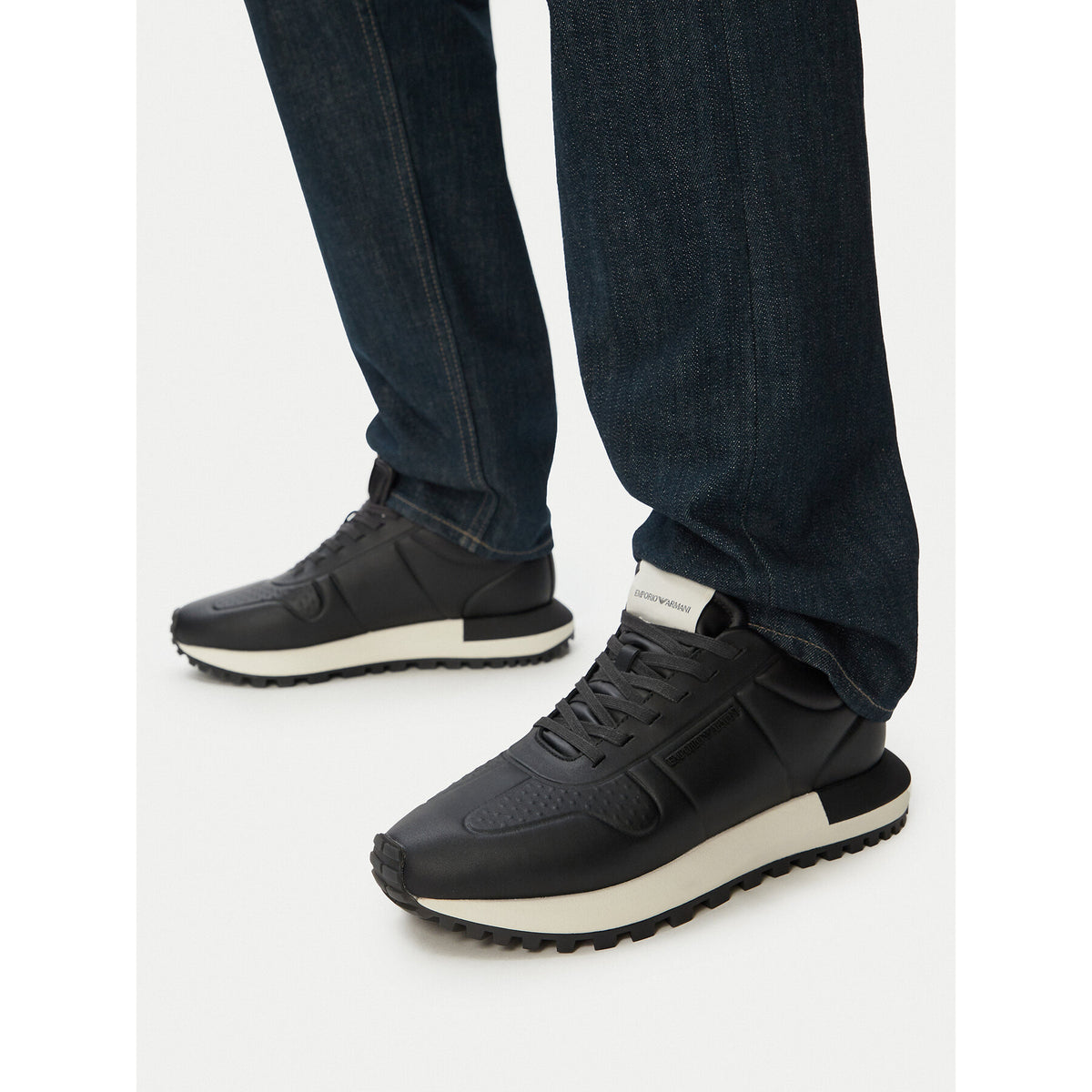 Emporio Armani Сникърси EM003740 AF19726 MC005 Черен